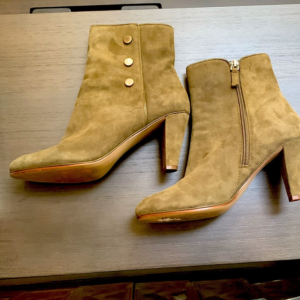 Tahari Green Leather Suede Boots